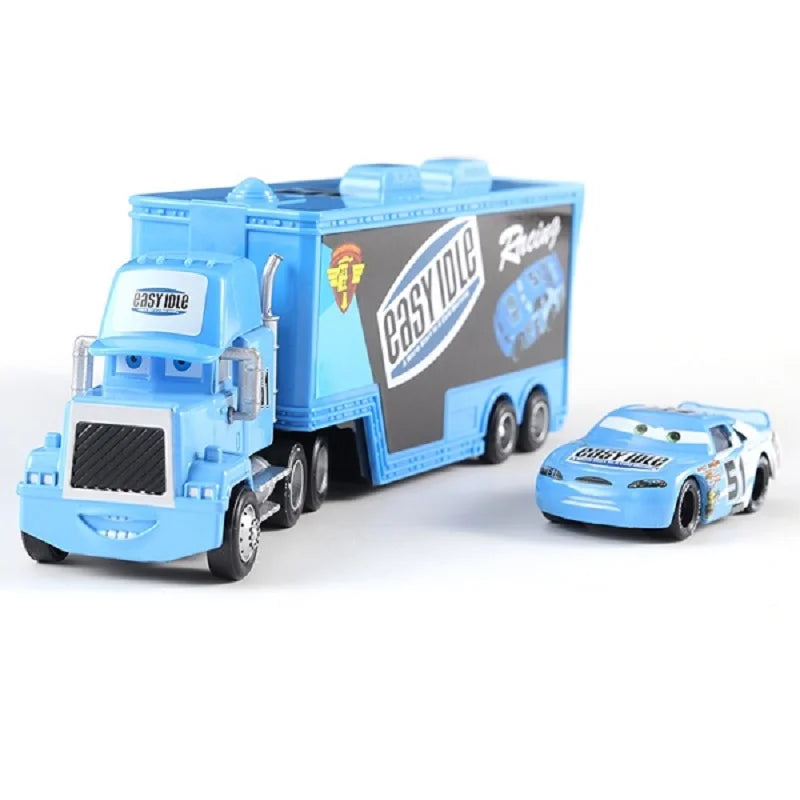 Relampago McQueen junto com Mack Truck do Filme Carros 3 Disney Pixar e Outros