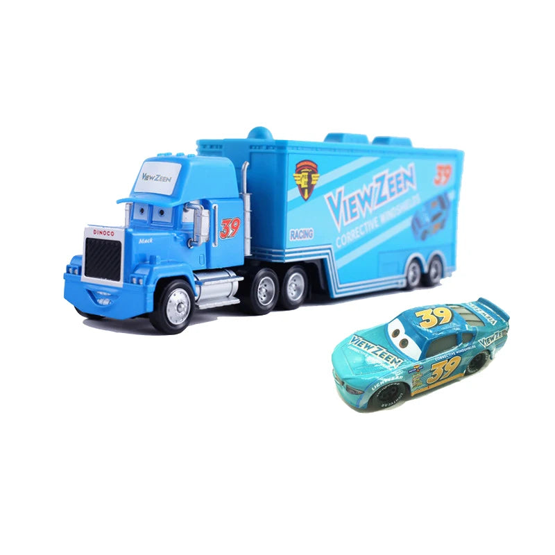 Relampago McQueen junto com Mack Truck do Filme Carros 3 Disney Pixar e Outros