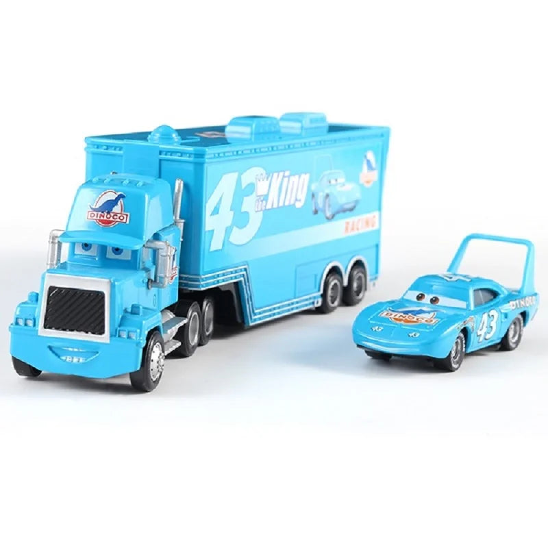 Relampago McQueen junto com Mack Truck do Filme Carros 3 Disney Pixar e Outros