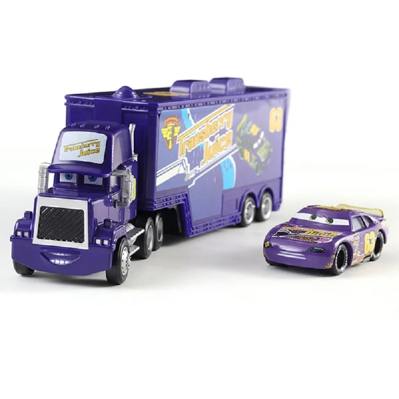 Relampago McQueen junto com Mack Truck do Filme Carros 3 Disney Pixar e Outros