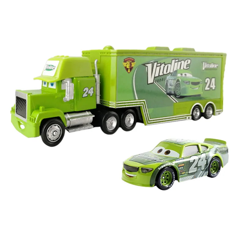 Relampago McQueen junto com Mack Truck do Filme Carros 3 Disney Pixar e Outros