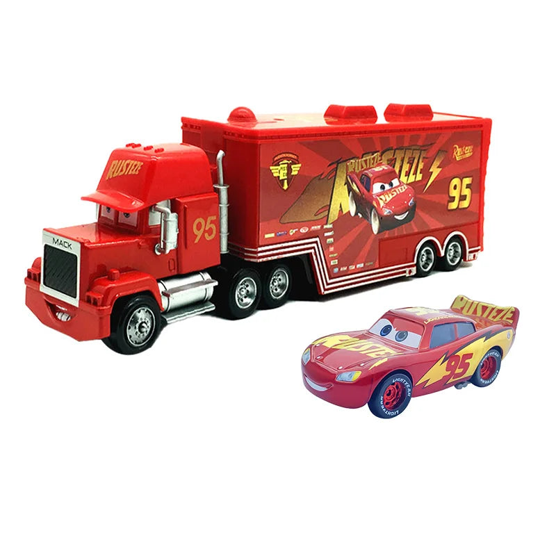 Relampago McQueen junto com Mack Truck do Filme Carros 3 Disney Pixar e Outros