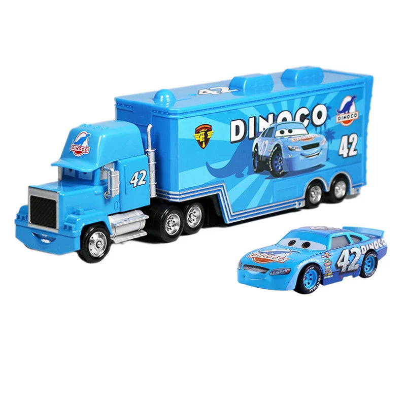 Relampago McQueen junto com Mack Truck do Filme Carros 3 Disney Pixar e Outros