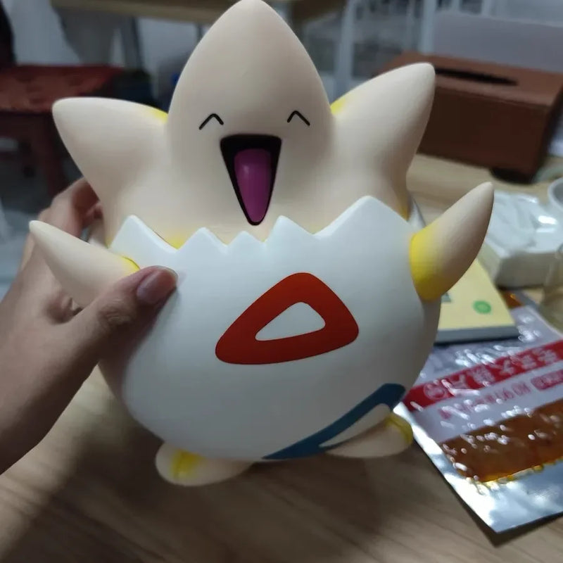 Pokémon Togepi Action Figure em Tamanho Real