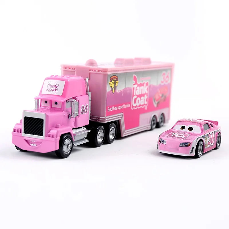 Relampago McQueen junto com Mack Truck do Filme Carros 3 Disney Pixar e Outros